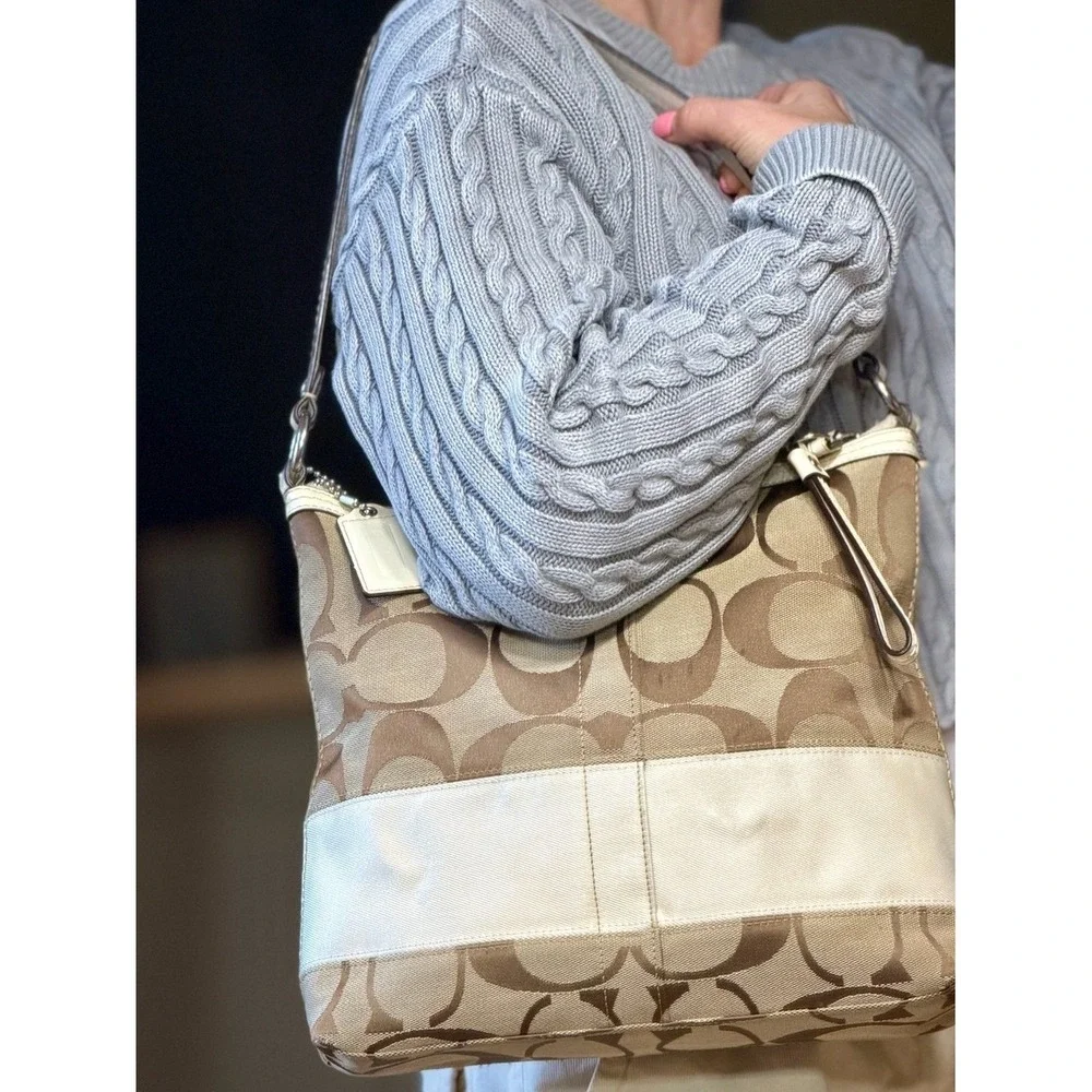 Coach Y2K 2009 Signature Stripe Canvas Hobo Bag Khaki Ivory GUC
